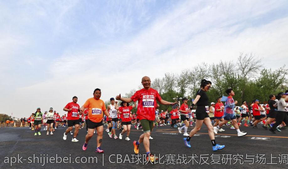 CBA球队比赛战术反复研究与场上调整